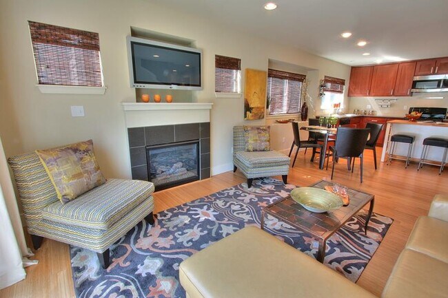 Foto del edificio - 3 bedroom in Seattle WA 98105