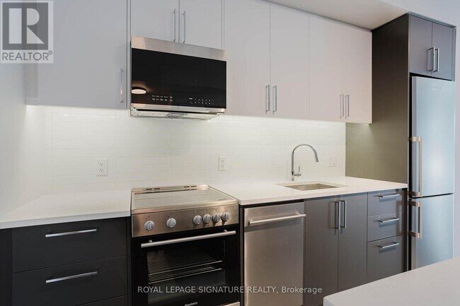 Photo du bâtiment - 664-664 Spadina Ave.