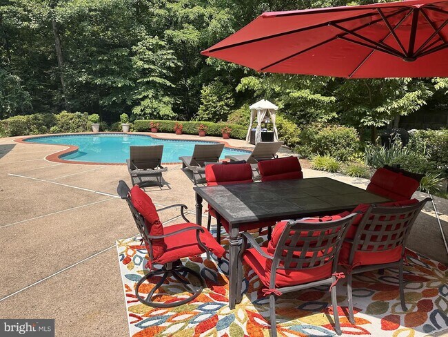 Foto del edificio - 11930 Holly Branch Ct