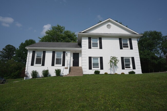 Building Photo - 411 Bromwell Dr