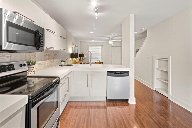 Building Photo - 1101 Grove None Grv
