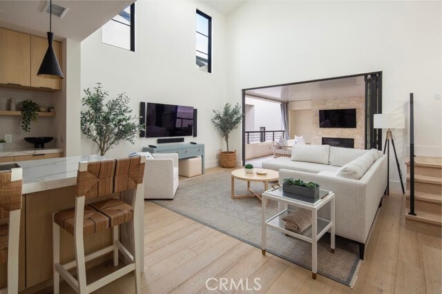 Building Photo - 422 Larkspur Ave