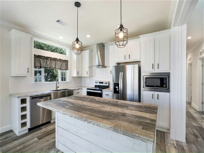 Building Photo - 3118 SW 109th St
