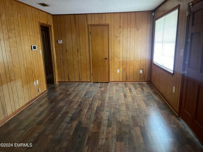 Foto del edificio - 6139 Old 8th St Rd