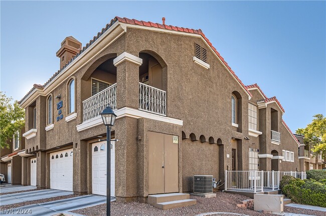 Building Photo - 7250 Diamond Canyon Ln
