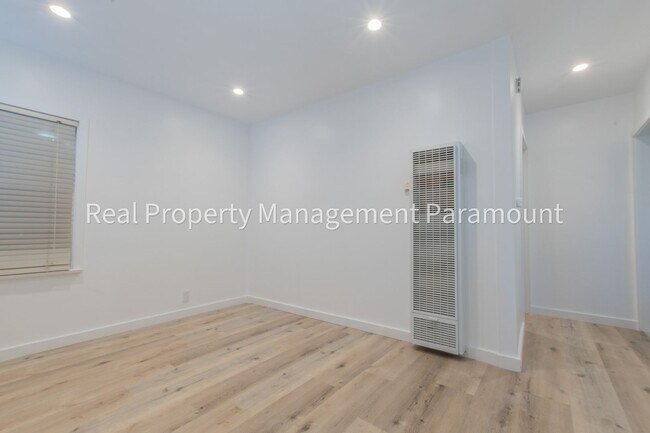 Foto del edificio - 919 N Stanley Ave