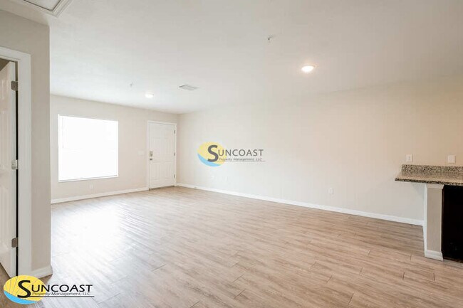 Foto del edificio - 9294 N Travis Dr