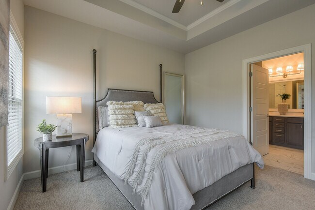 Master Bedroom - 9735 Montclaire Dr