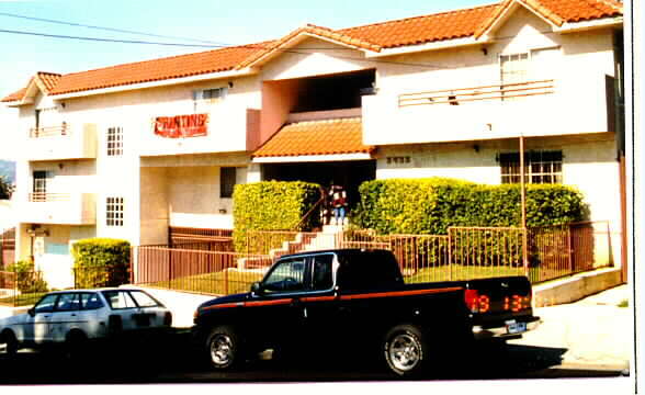 Foto del edificio - 3933 Marathon St