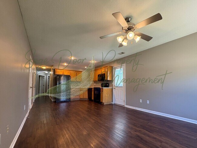 Building Photo - HOME IN GRAIN VALLEY