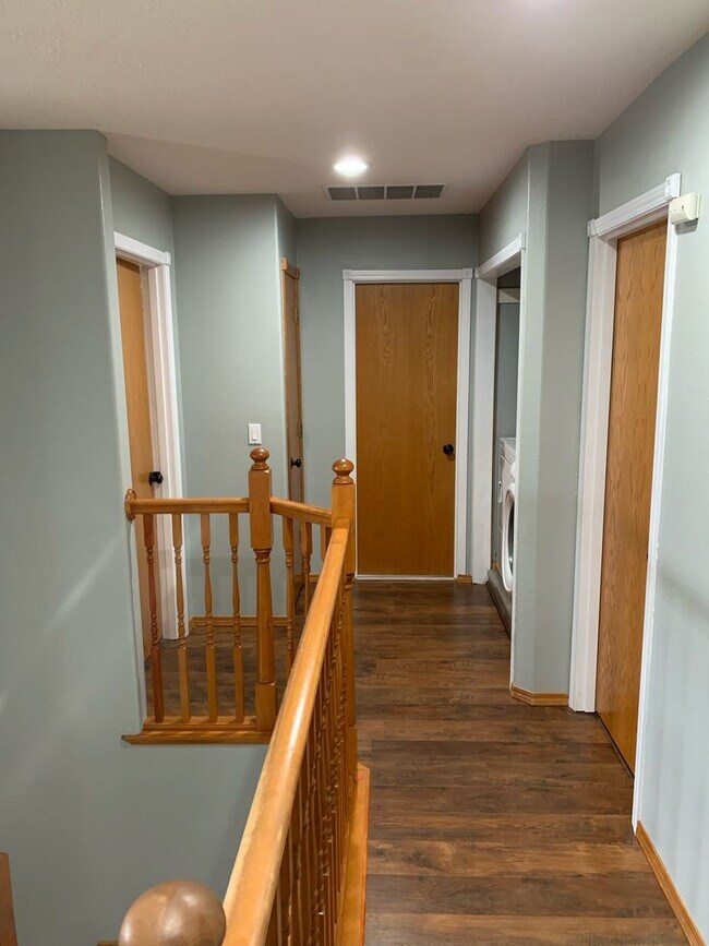 Building Photo - AVAILABLE NOW! 3bd/2.5ba with 2-Car Garage...