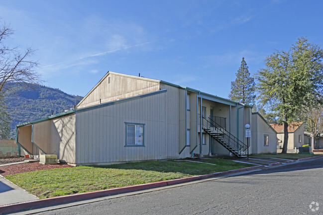 Foto del edificio - Valley Oaks