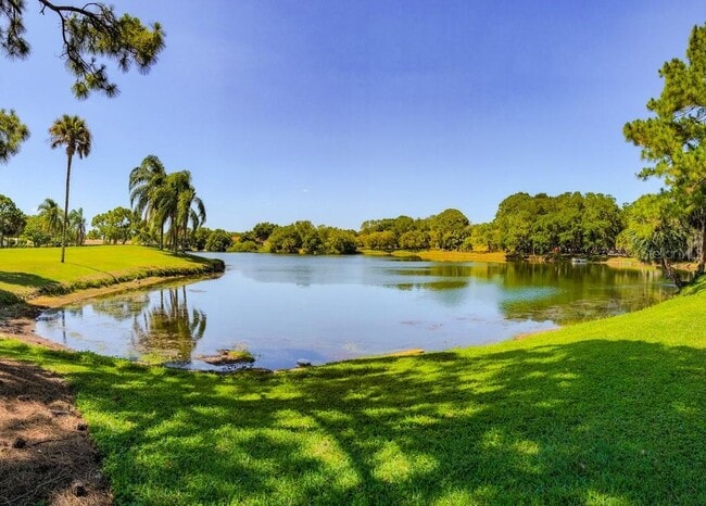 Photo - 5246 Wedgewood Ln Apartment