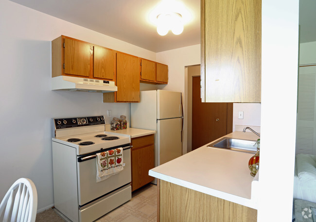 Garfield Commons Apartments - Clinton Township, MI | Apartments.com