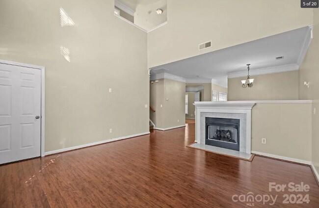 Building Photo - 7607 Abigail Glen Dr