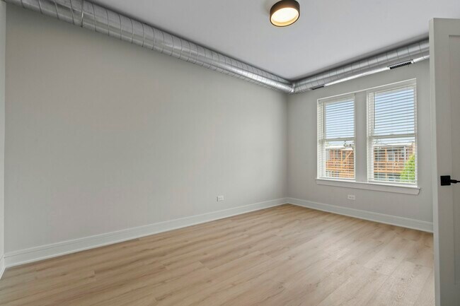 Building Photo - 432 S Maple Ave