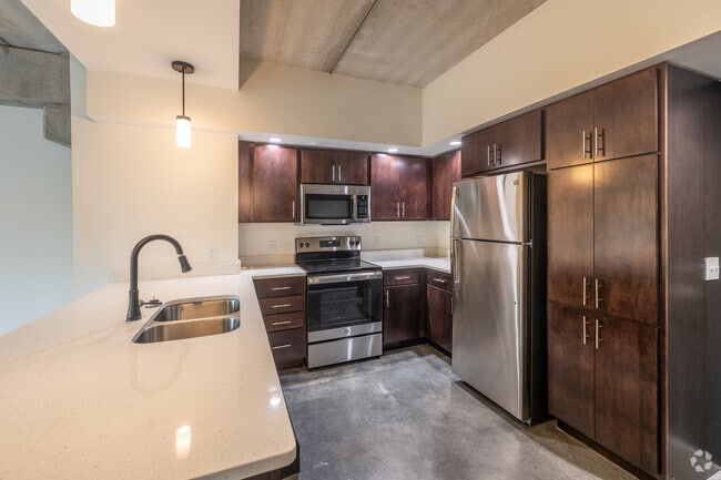 1BR, 1BA - 650SF - The 503