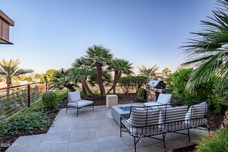 Building Photo - 7167 E Rancho Vista Dr