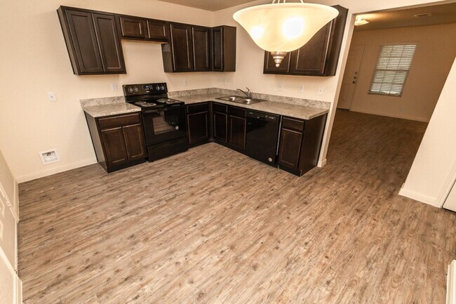 Foto del edificio - 4726 War Horse Dr