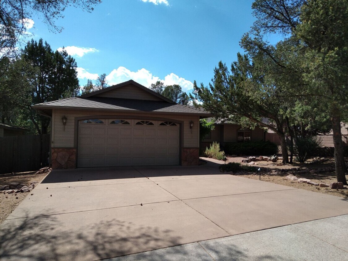 Primary Photo - Beautiful 3 Bed / 2 Bath Home for Lease