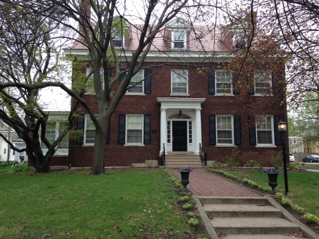 Building Photo - 2112 Pillsbury Ave S