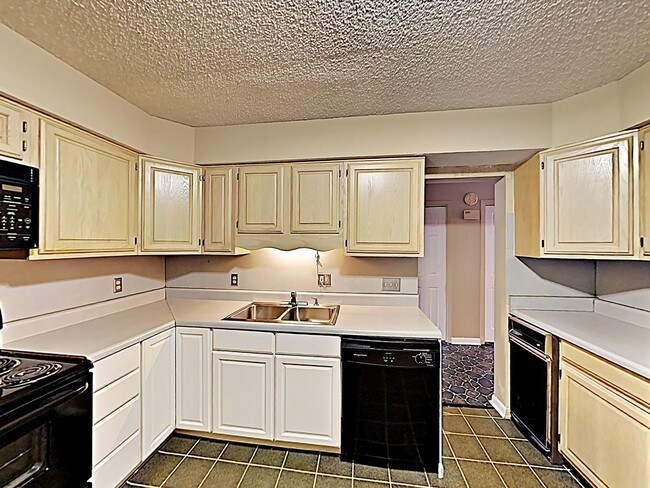Building Photo - 18 Hillbrook Way Pensacola FL 32503