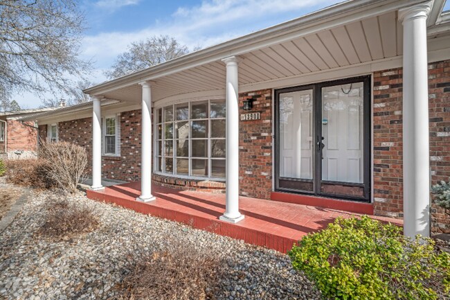 Building Photo - 13900 Evan Aire Dr