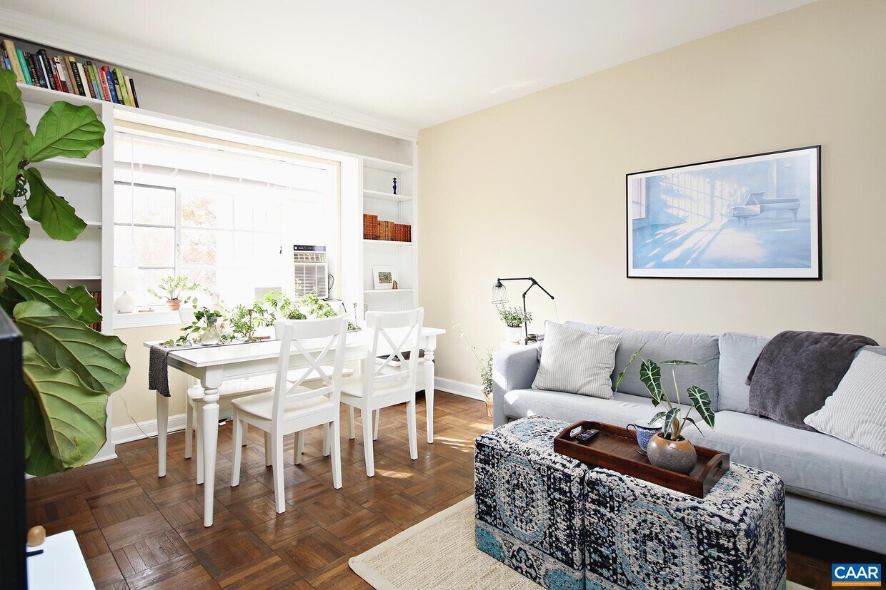 32 University Cir Unit 303, Charlottesville, VA 22903 Room for Rent