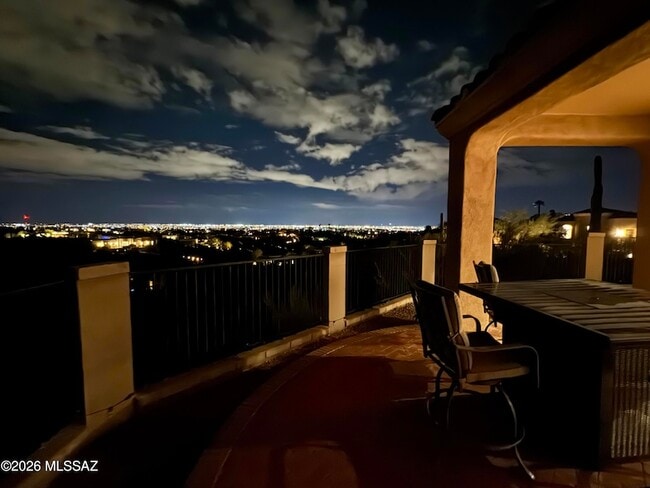 Foto del edificio - 5926 N Campo Abierto