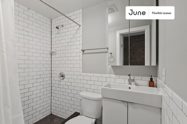 Foto del edificio - Full bedroom in 2 bed/1 bath Home