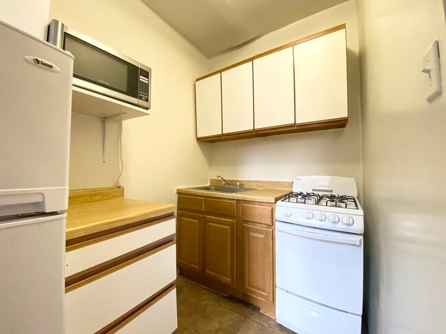 Foto del edificio - 328 E 19th St