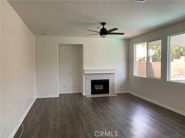 Building Photo - 1025 E Thomann Dr