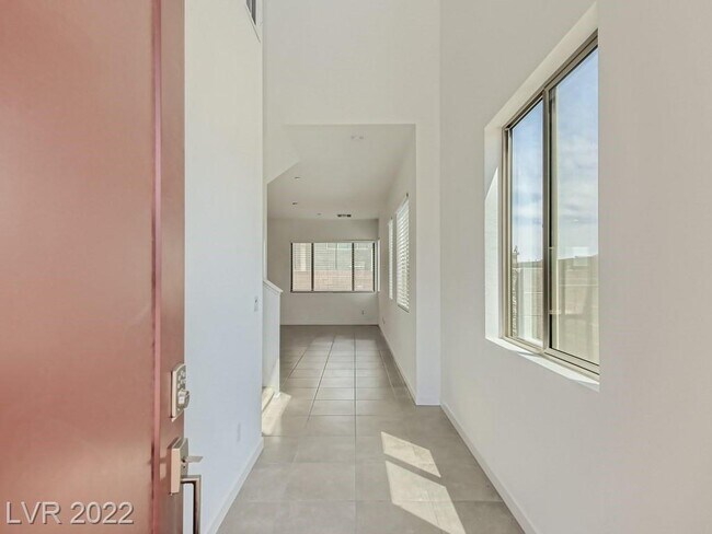 Building Photo - 3192 Timorasso Ave