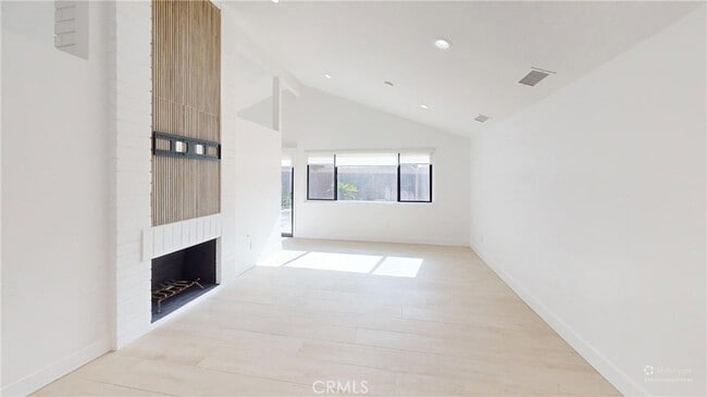 Building Photo - 2551 La Praix St