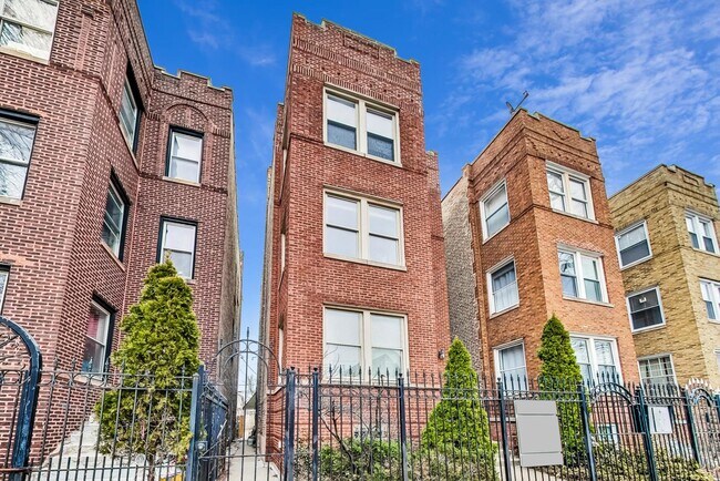 Foto del edificio - 3330 W Hutchinson St