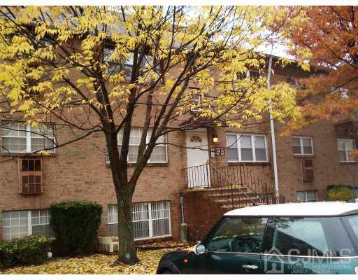 Building Photo - 18 College Dr