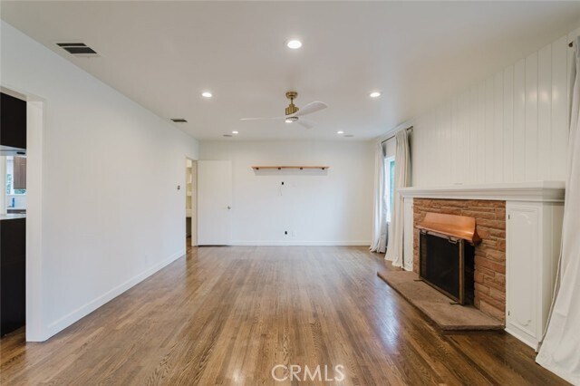 Foto del edificio - 831 E Walnut Ave