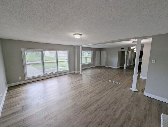 Building Photo - Farmview Vista