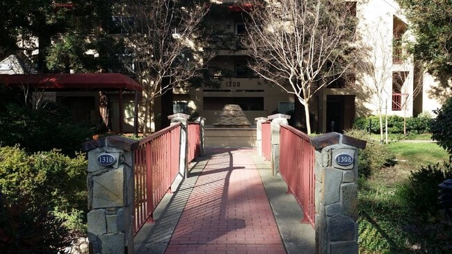 Building Photo - 1310 Walden Rd