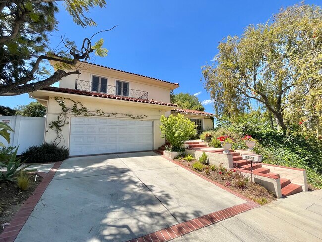 Building Photo - 3923 Encino Hills Pl