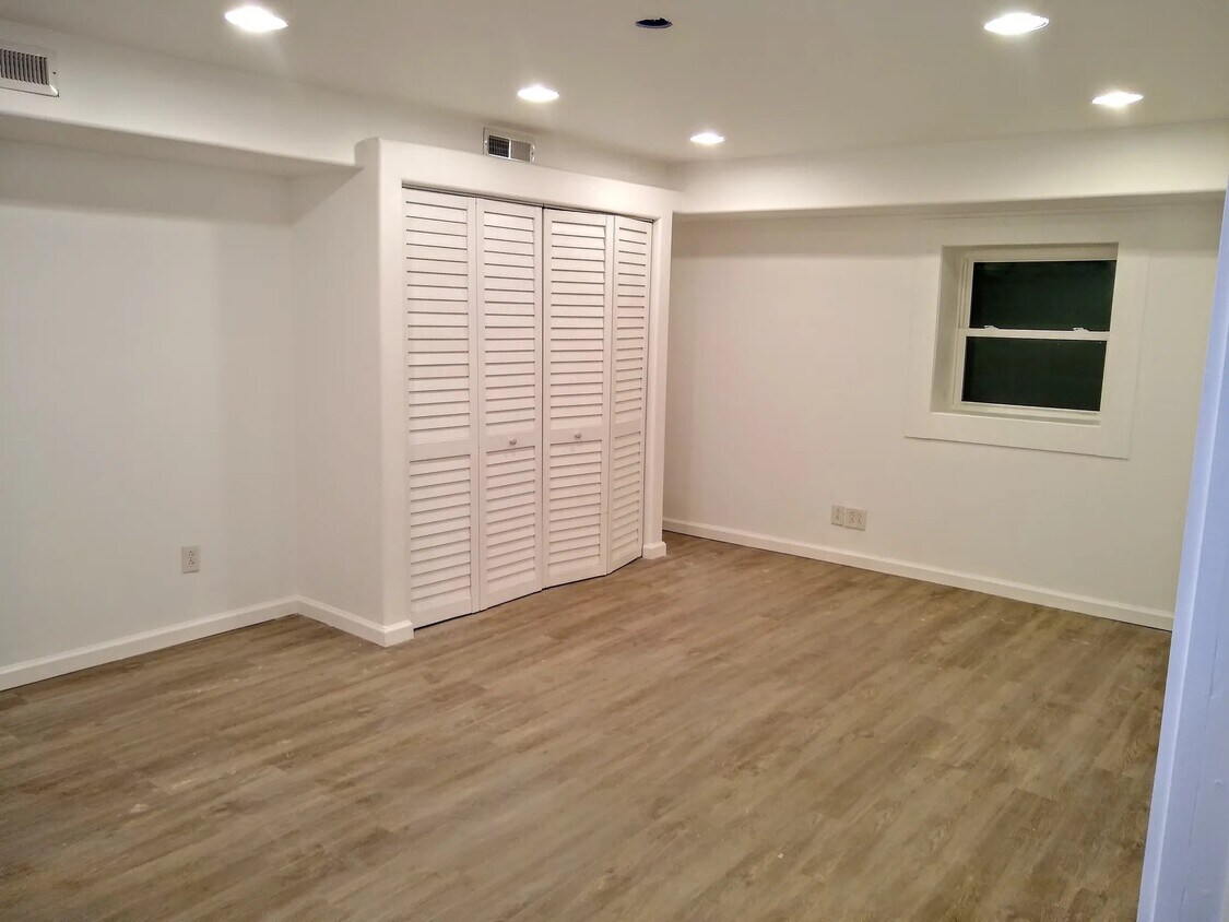 Foto del edificio - 316 Marcia Ave