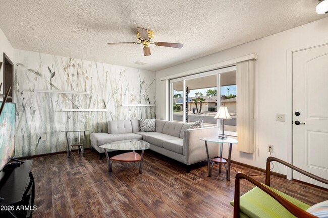 Foto del edificio - 12543 W Parkwood Dr