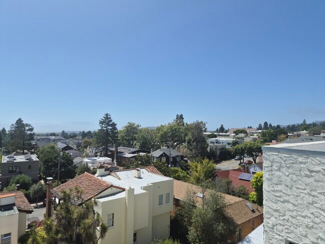 Foto del edificio - 2339 Hilgard Ave
