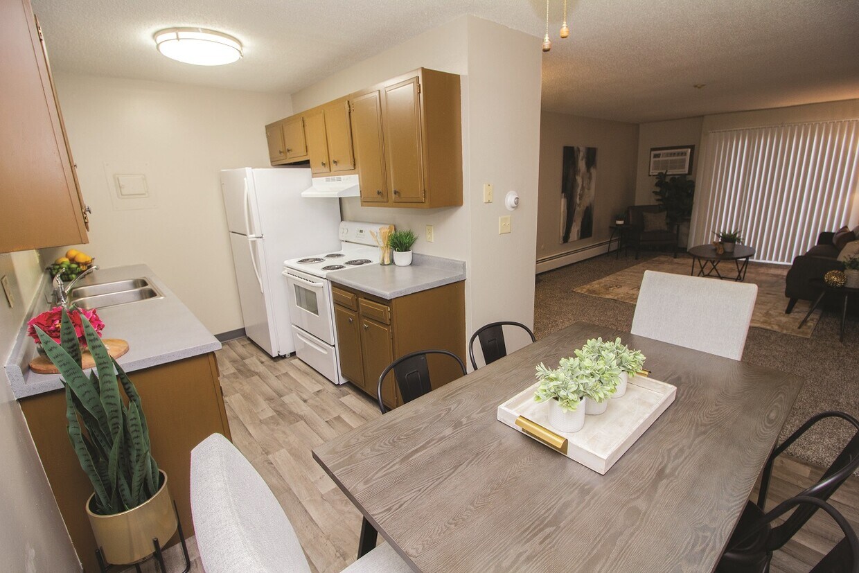 Foto principal - Legacy Village Apartments