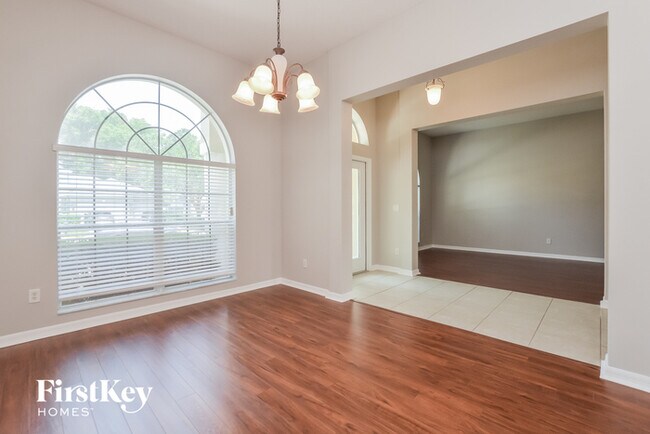 Building Photo - 602 River Fern Ln