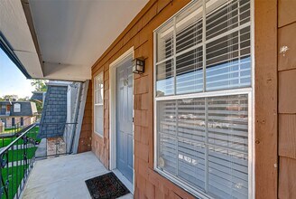 Building Photo - 9023 Gaylord Dr