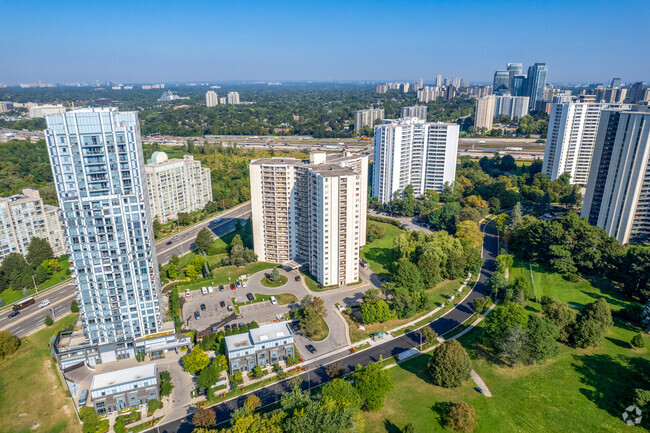 Aerial Photo - 20 Graydon Hall