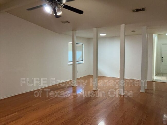 Foto del edificio - 6005 Avery Island Ave