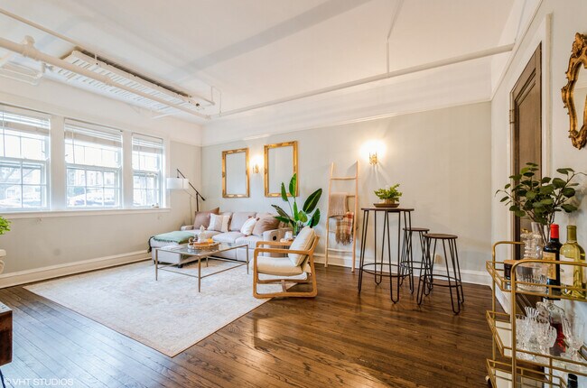Foto del edificio - 817 Forest Ave