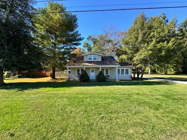 Foto del edificio - 3 Bed/2 Bath Single Fmaily Home